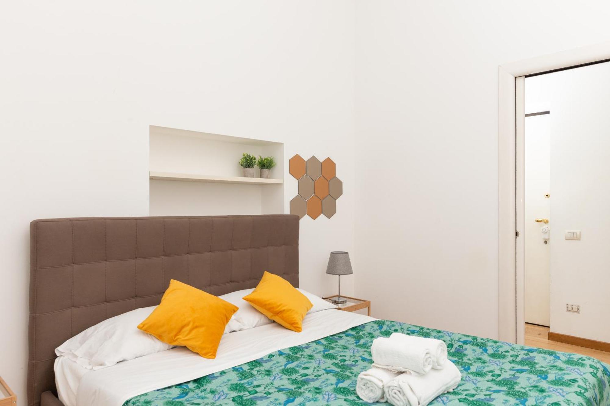 Free Parking Exclusive Apartment Magritte Style Milan Bagian luar foto